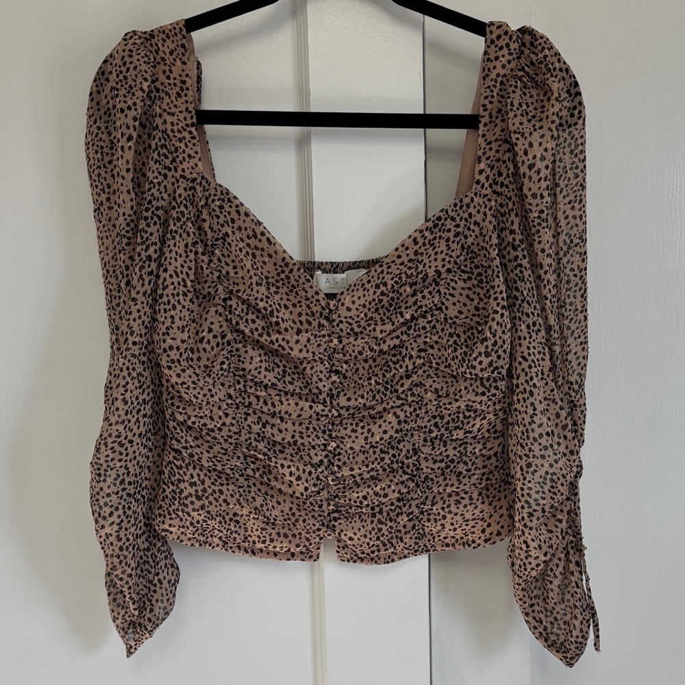 Astr Leopard Print Ruched Blouse